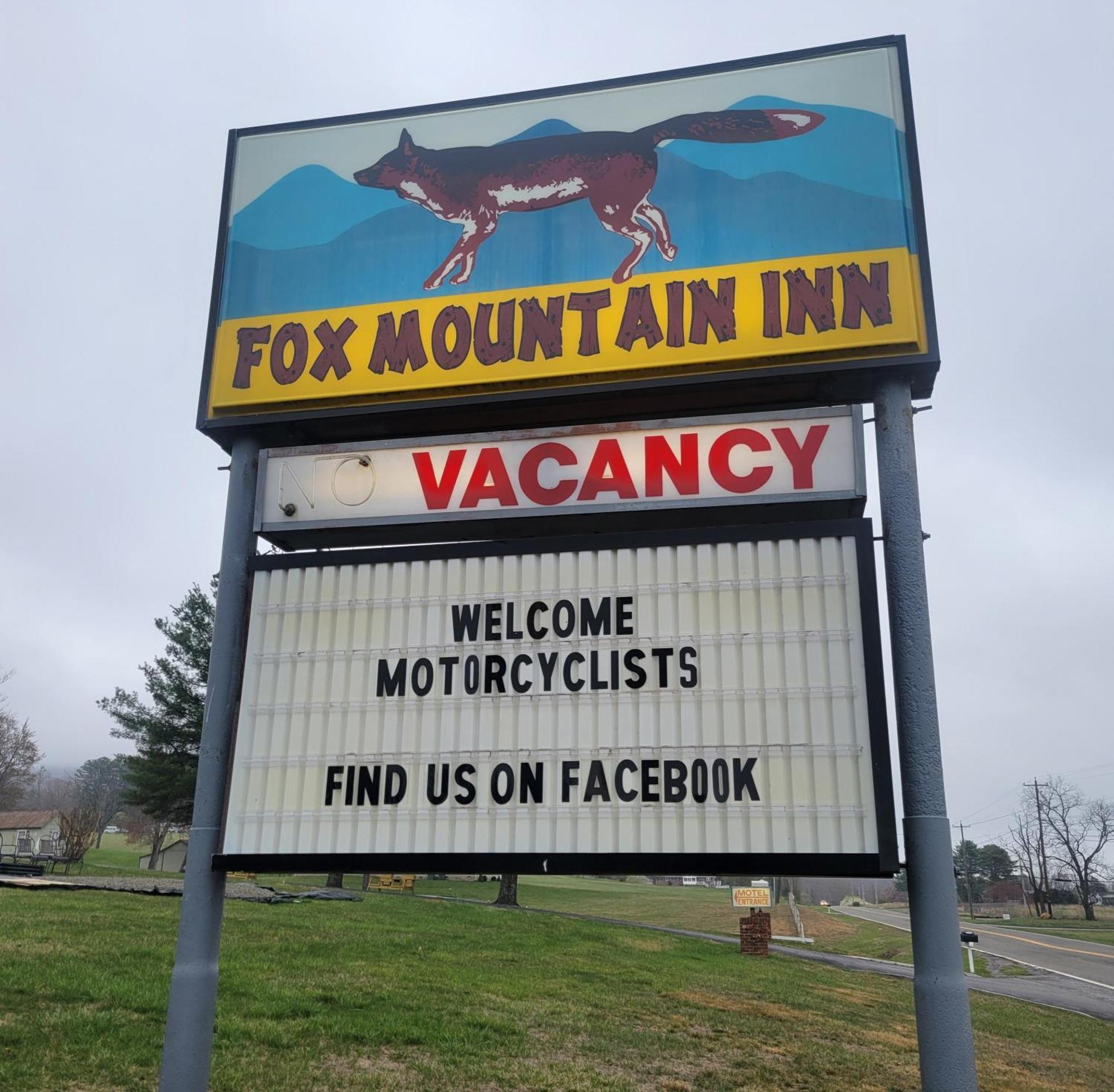 Fox Mountain Inn Max Meadows 外观 照片